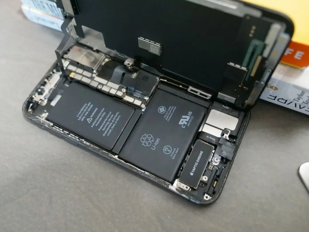 iphone|首款安卓充电口iPhone来了，竟被炒到64万块