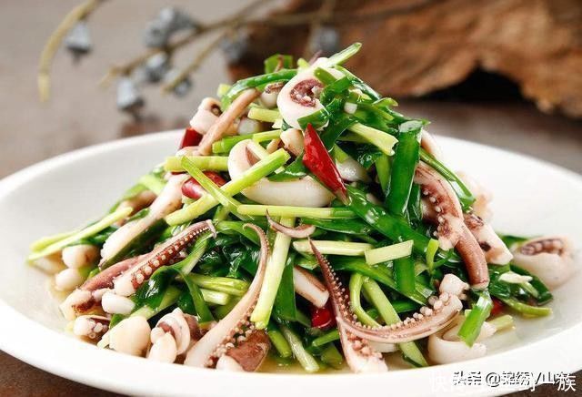 丝瓜鲫鱼汤|酒鬼们最爱吃的12道下酒菜,接地气味道棒,大筵小席均合适