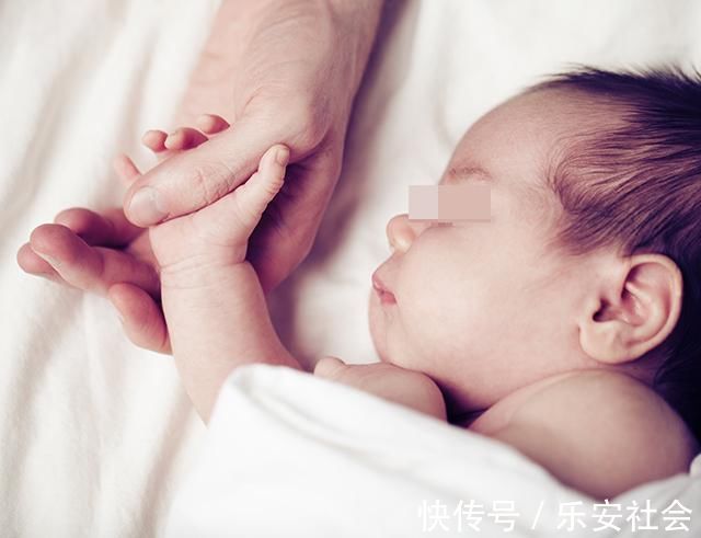 妈妈|宝宝不让妈妈抱?别怪他“无情”,错过认母期,想再挽回就迟了