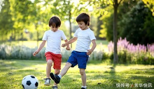 定格|7岁女孩停止发育,身高定格1米2,医生说有些习惯不能碰