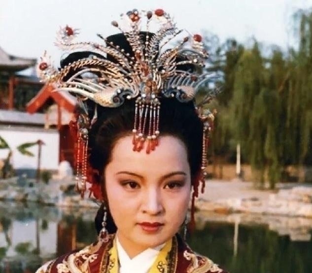 元妃&元春被弓弦绞死,凶手是谁王熙凤的一个梦给出了答案