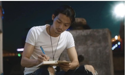 开愿|【魅力中国】漫步走向花开愿随风雨到天明—访“三栖明星”中国独立学者易白