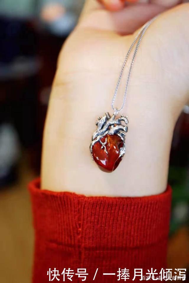 把珠宝做成心脏的样子，分享一些充满创意元素的珠宝