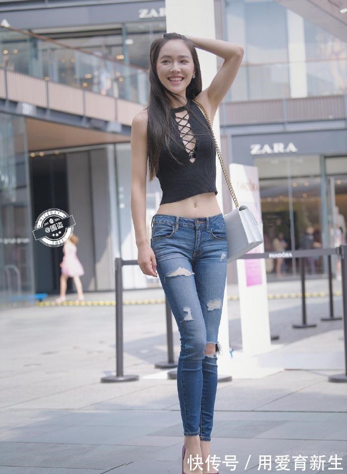 小姐姐 完美身材, 小姐姐紧身打底裤外穿, 搭配短靴, 这样的身材你羡慕吗!