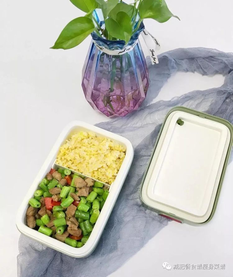 黑胡椒|一个月瘦8斤，减脂午餐怎么做？学会万能搭配公式，你也能瘦8斤