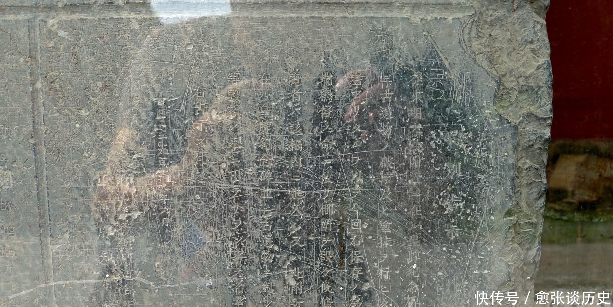 明孝陵有一个六国文字碑,石碑上的文字,看完让人都很“感慨”