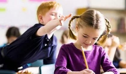 小脑|天使课堂:孩子写作业不专心,是注意力不集中吗?