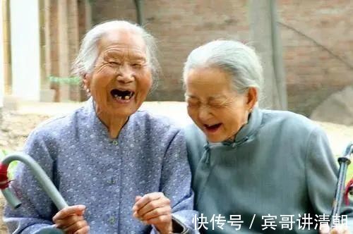 甜食|698位百岁老人的长寿方法,六成人爱吃甜食,专家总结长寿标准