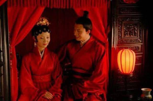 贾母|王熙凤害死尤二姐，为何没受家法处置？只因贾母说过这句话