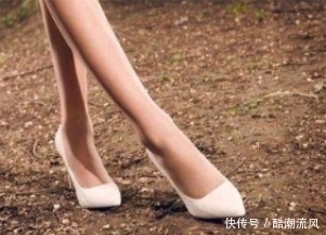 独立|细跟鞋展示着独立干练的气质,展现优雅气息的魅力