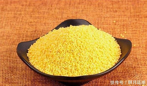 好处|每天晚上喝一碗小米粥,“4大好处”来找你,坚持喝,告别亚健康