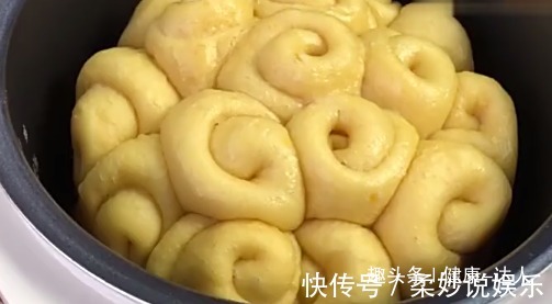 往红薯里加一个鸡蛋,不用烤箱,不用油炸,比面包好吃