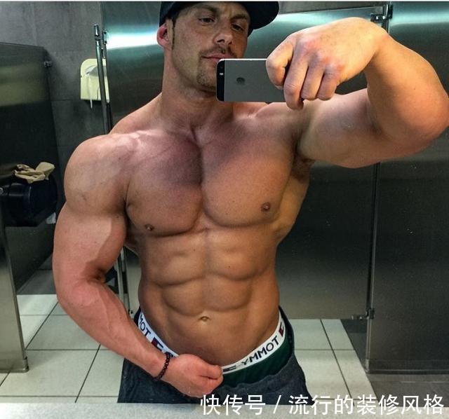 健身者|不要总认为练出八块腹肌很难,只需一张凳子坚持训练就可以实现