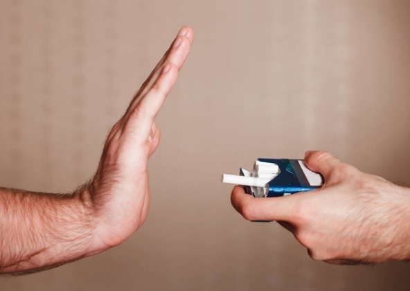 血管狭窄|血管变窄的人，晚上睡觉有4种表现，常吃一种食物，血脂不堆积