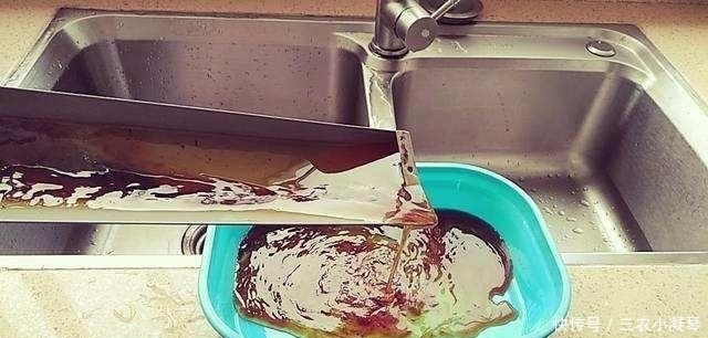 此种“液体”黏糊糊,家家都倒掉,殊不知用来养花,却是“宝”