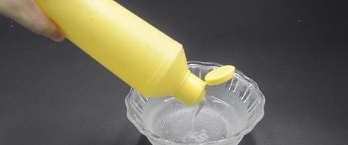 不管电风扇多脏,教你不用拆下清洗,几分钟变得干净无灰尘,实用