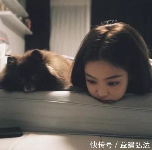 行为|睡前“加速发胖”的3行为，多数女生克制不住，难怪“大象腿”甩不掉