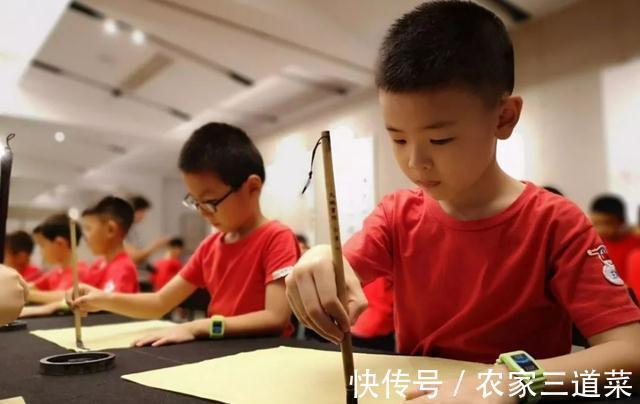 王一博$明星字迹大曝光,易烊千玺被赞字如其人,王一博的进步有目共睹