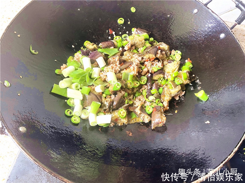 茄子|茄子最好吃的做法,简单快捷,美味下饭,一盘不够吃,少油更健康