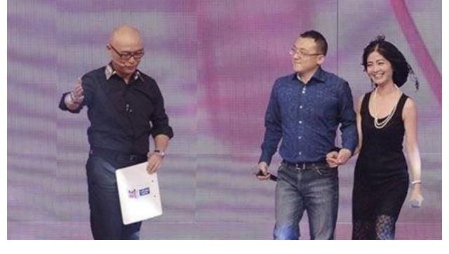 节目|《非诚勿扰》节目中51岁阿姨被34岁小伙抱走,如今他们怎么样了?