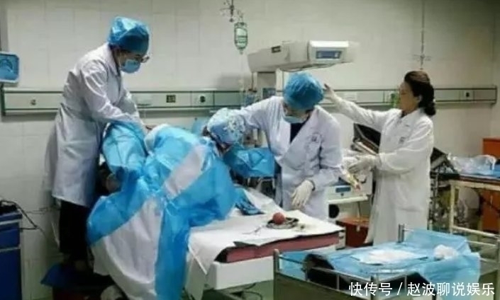 小杨|生娃到一半,产妇提如厕要求,医生不要命了躺着排吧