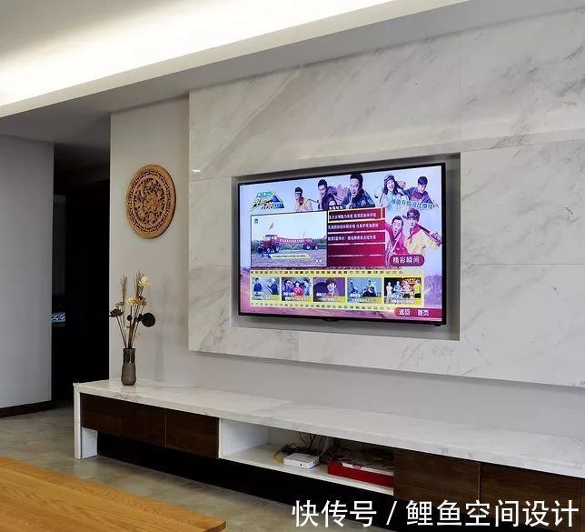 电视|用石材装电视墙，原始粗犷的质感，自然而又高档