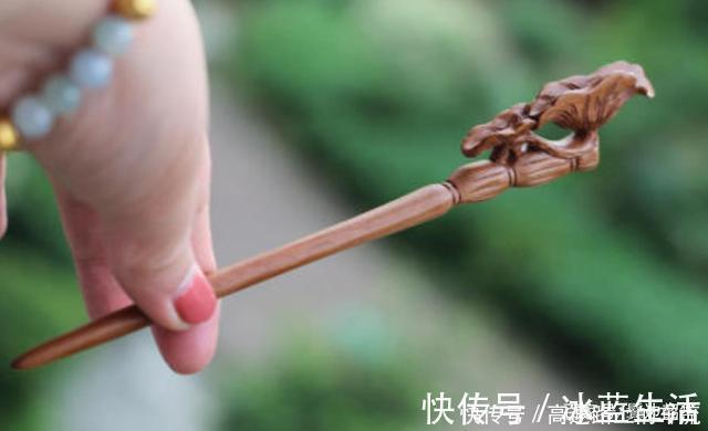 雍正@现代时尚设计师的灵感很多都来源于雍正《十二美人图》,不信你看