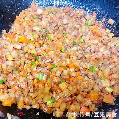 美食|陕西人饭桌上必不可少的美食～八宝辣子