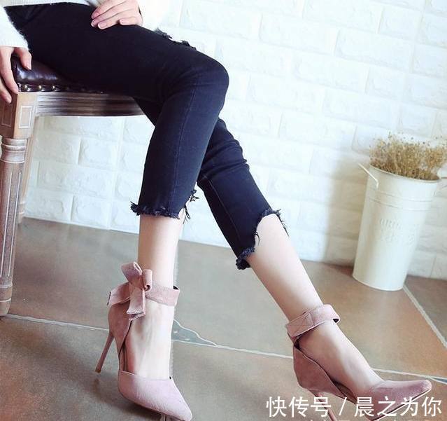 优雅 尖头细高跟鞋,凸显纤细小蛮腰,展现女性迷人的魅力