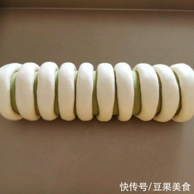 可可蛋糕卷|颜值爆表的抹茶蛋糕卷面包