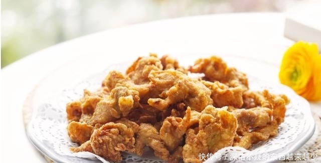 炸酥肉时，不要直接下锅炸，多做一步，酥肉鲜香好吃，越嚼越香