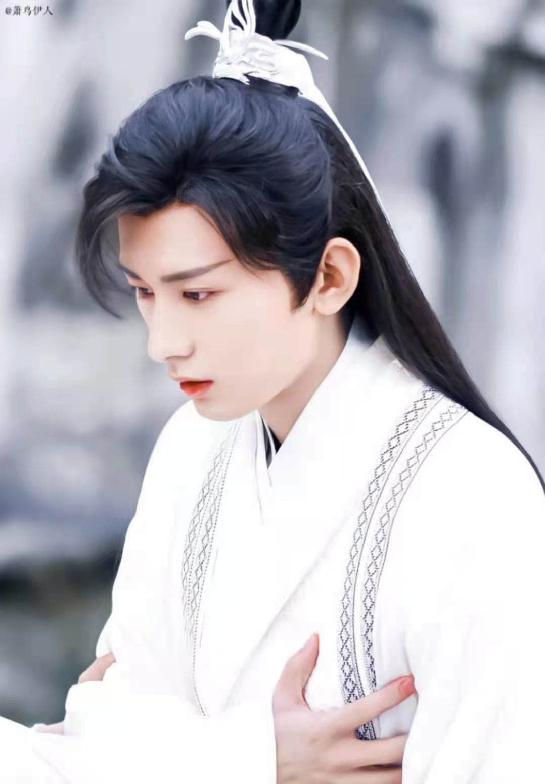 成毅档期冲突！曝其三月份进组古偶仙侠剧，放弃《跑男》常驻