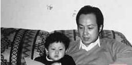 罗京病逝11年,职业生涯最难稿件曝光,李瑞英播报声音都在颤抖