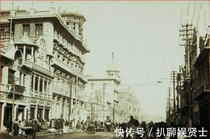 站岗|伪满时期的奉天,盛京老街还有牌楼,市政公署门口有俩伪军站岗