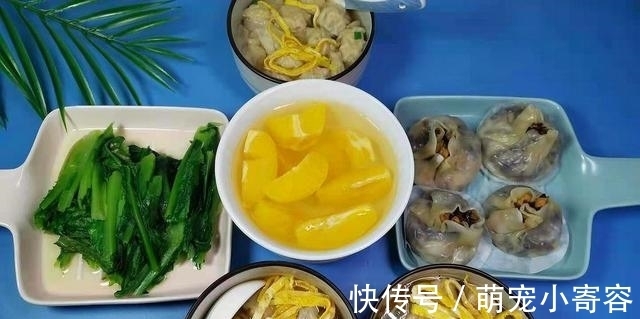 我家三人早餐,面食小吃丰富营养,蔬菜水果齐上桌,暖胃管饱