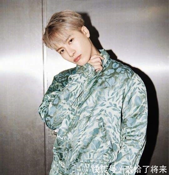 跑男|38度高温穿套袖，千方百计遮纹身，王嘉尔为录制“跑男”煞费苦心