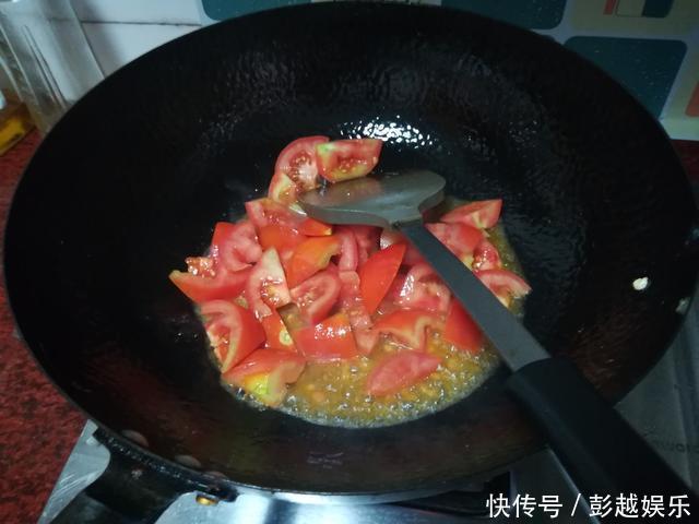 春季的晚餐,我家隔三差五就吃它,补充维C还下火,孩子超爱吃