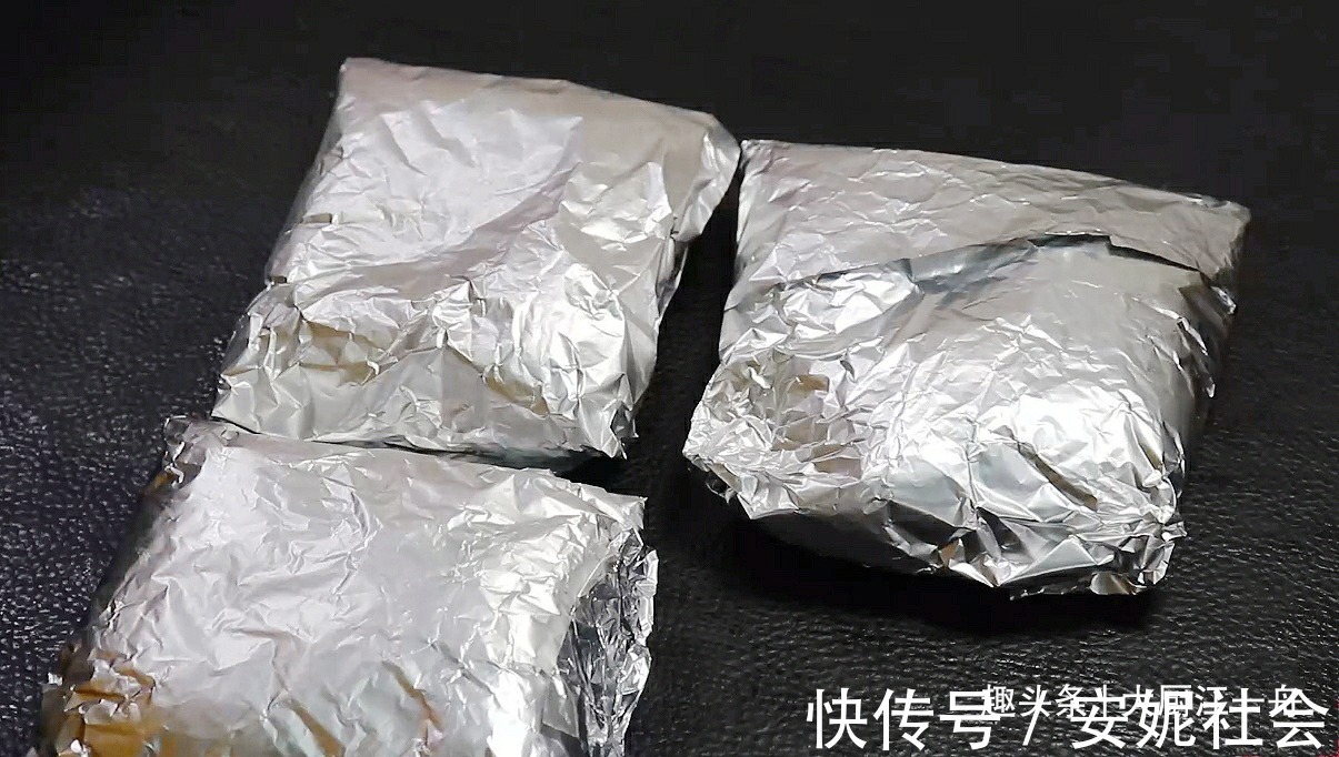 保存猪肉时,最忌直接放冰箱,肉贩子教我一招,放半年照样新鲜