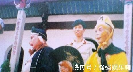 珍贵老照片@西游记珍贵老照片孙悟空玩扇子,如来穿军装,第5张反差最大!