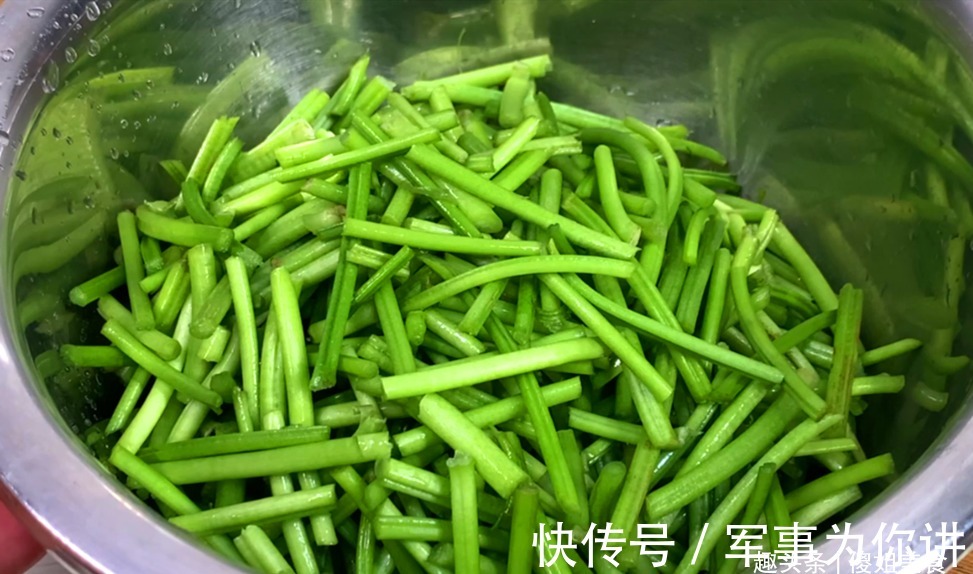 南瓜梗|此菜是碱性食物，比莲藕冬瓜都养人，才2元一斤，不懂吃可惜了