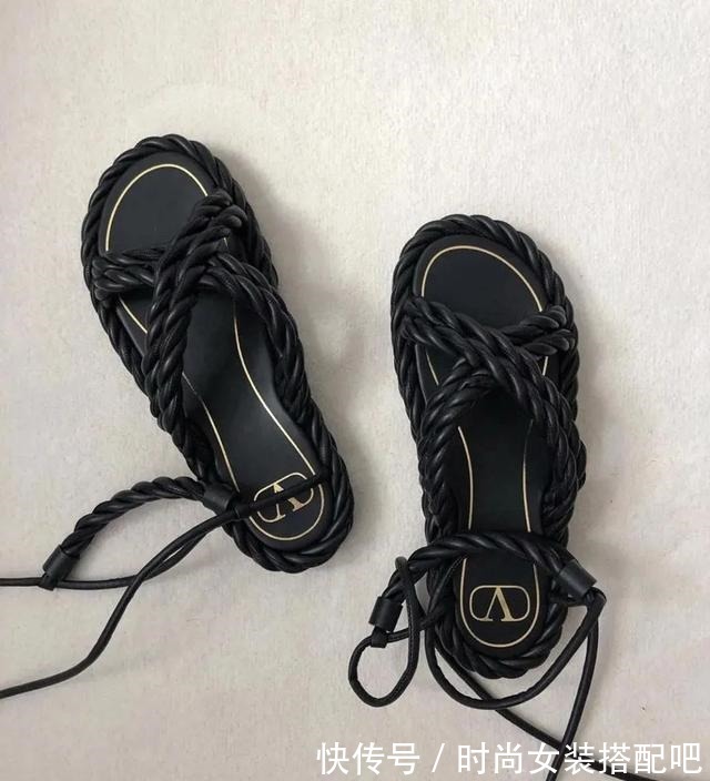 方头 今年夏天,好看的凉鞋长这样!今年夏天,好看的凉鞋长这样!