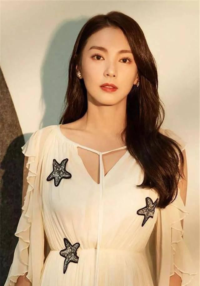 no.2|女人40岁以后，染发别太浮夸，建议这3种发色，时髦减龄很显白！