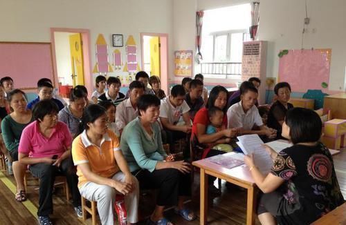 绘画作品|孩子画“怪异”全家福,老师怀疑有心理问题,宝妈:老师您看错了