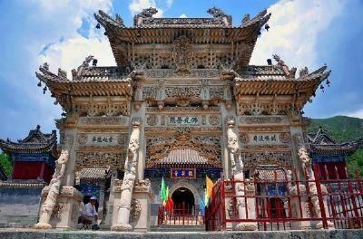 到五台山旅游，参观寺庙群按什么顺序，去哪几个寺庙我告诉你