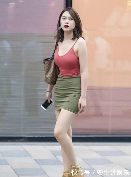 连衣裙 一条“御姐范”的连衣裙,微胖女神穿出了自己的“特点”