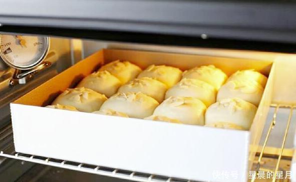 保鲜膜|养乐多除了直接喝，还能做出美味的奶油包