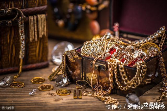 英国惊世珠宝库利南是什么样的钻石,王室真的有22599件稀世珠宝吗