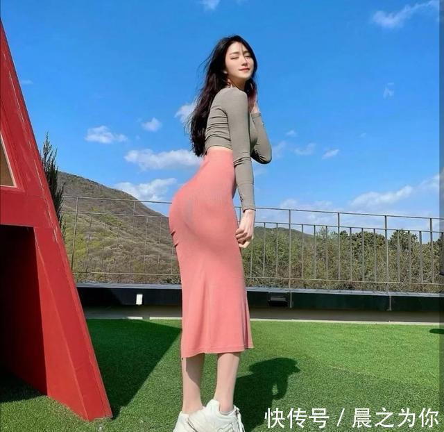 大长腿|身高170的她,配上102斤的完美体重,一双大长腿与蜜桃臀美丽诱人