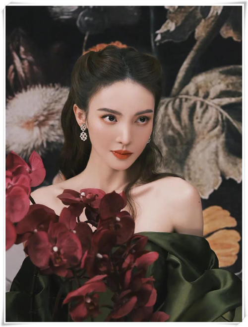 别老披头散发了，春季最流行的4种编发，展现知性美