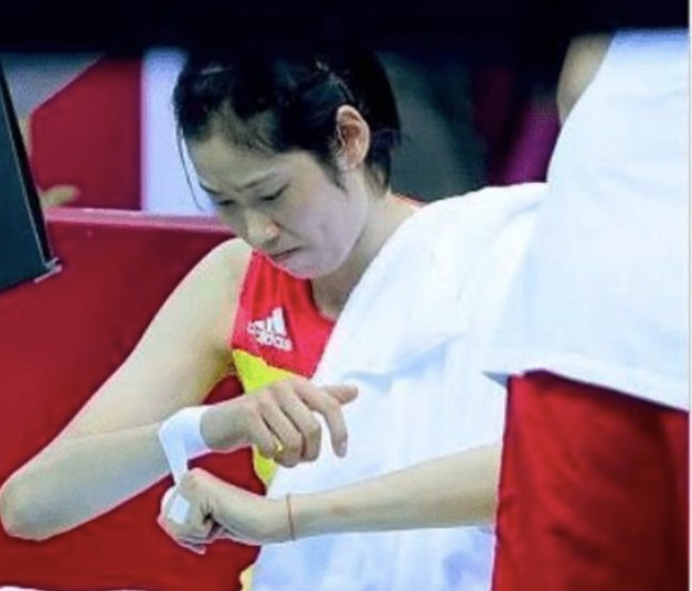 主攻|李盈莹看你的了!朱婷病休张常宁结婚,中国女排主攻球员全面告急